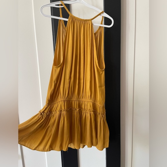 Tahari Tank - Small - Picture 4 of 6